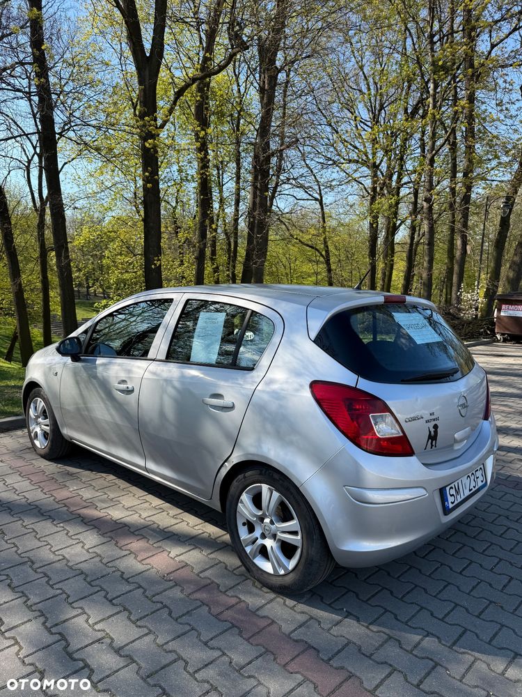 Opel Corsa 1.2 16V Enjoy - 6