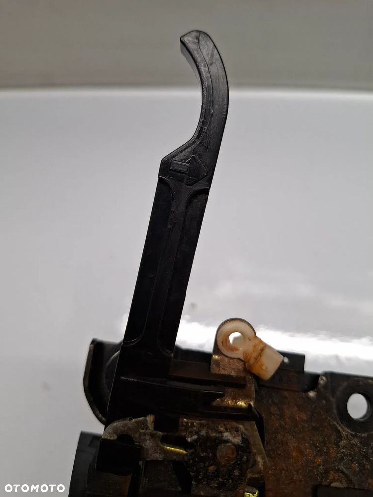 ZAMEK KLAPY BAGAZNIKA AUDI A3 8P 3D SLASK WYSYLKA VAT - 2