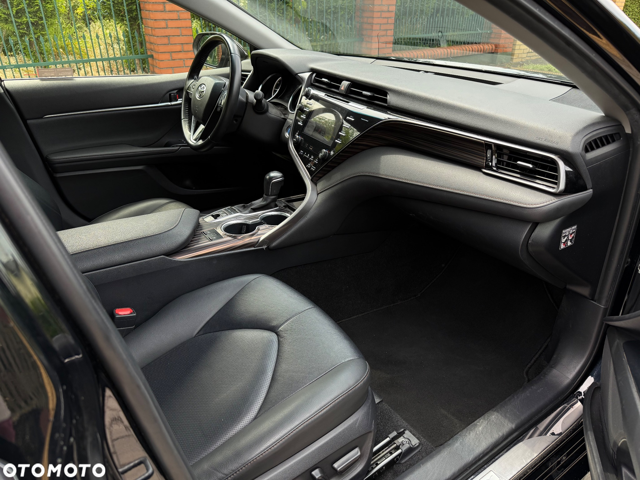 Toyota Camry 2.5 Hybrid Executive CVT - 19