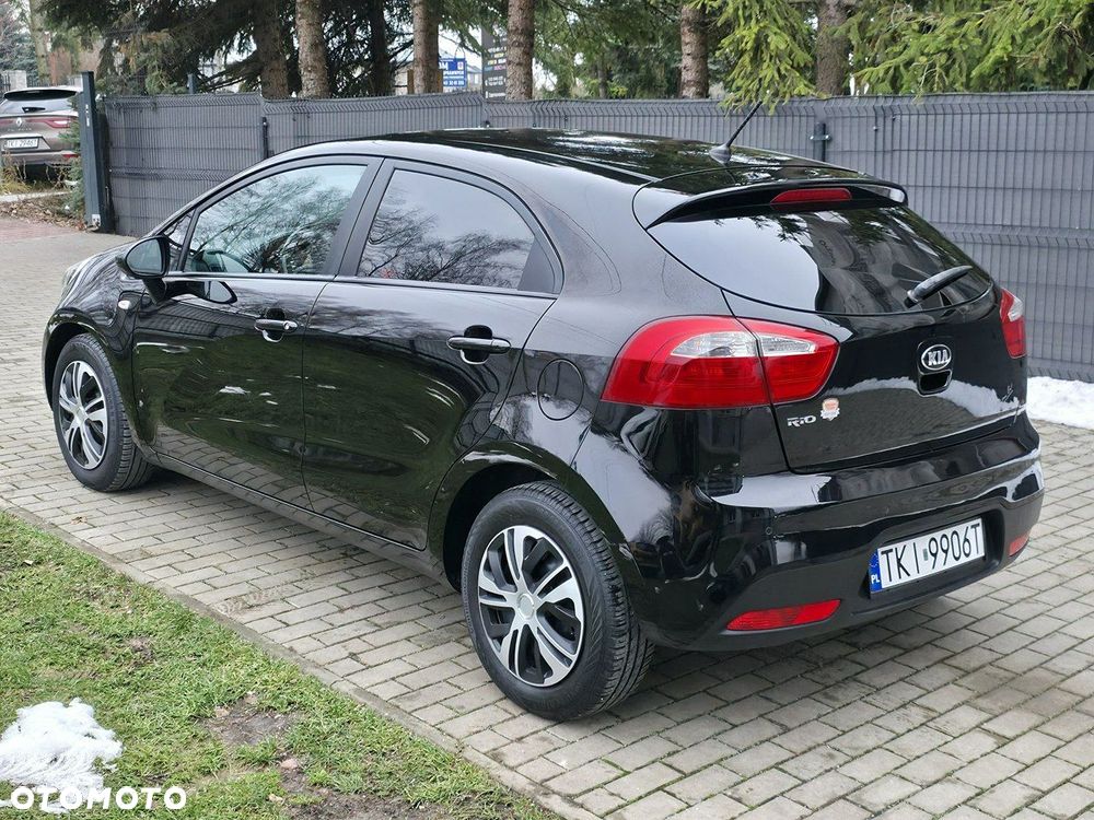 Kia Rio - 4