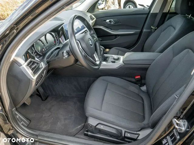 BMW Seria 3 318d Advantage - 11