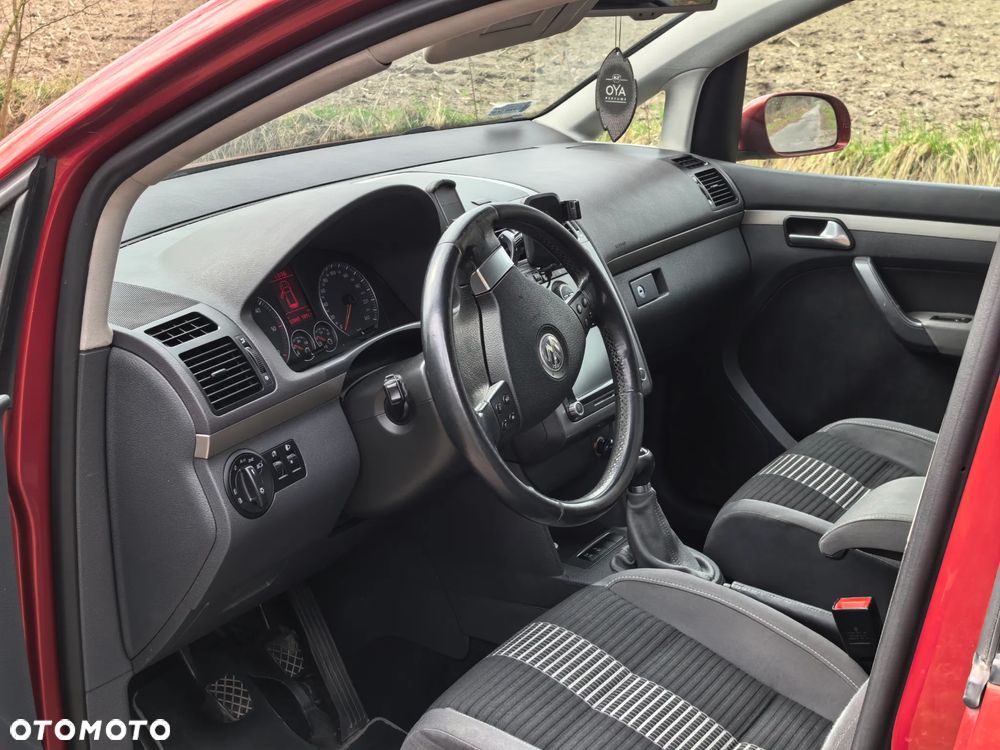 Volkswagen Touran 2.0 TDI DPF United - 6