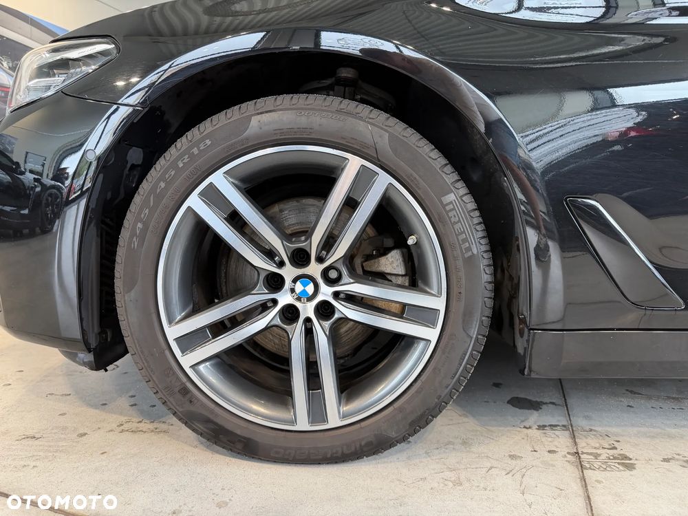 BMW Seria 5 520d xDrive Business Edition - 10