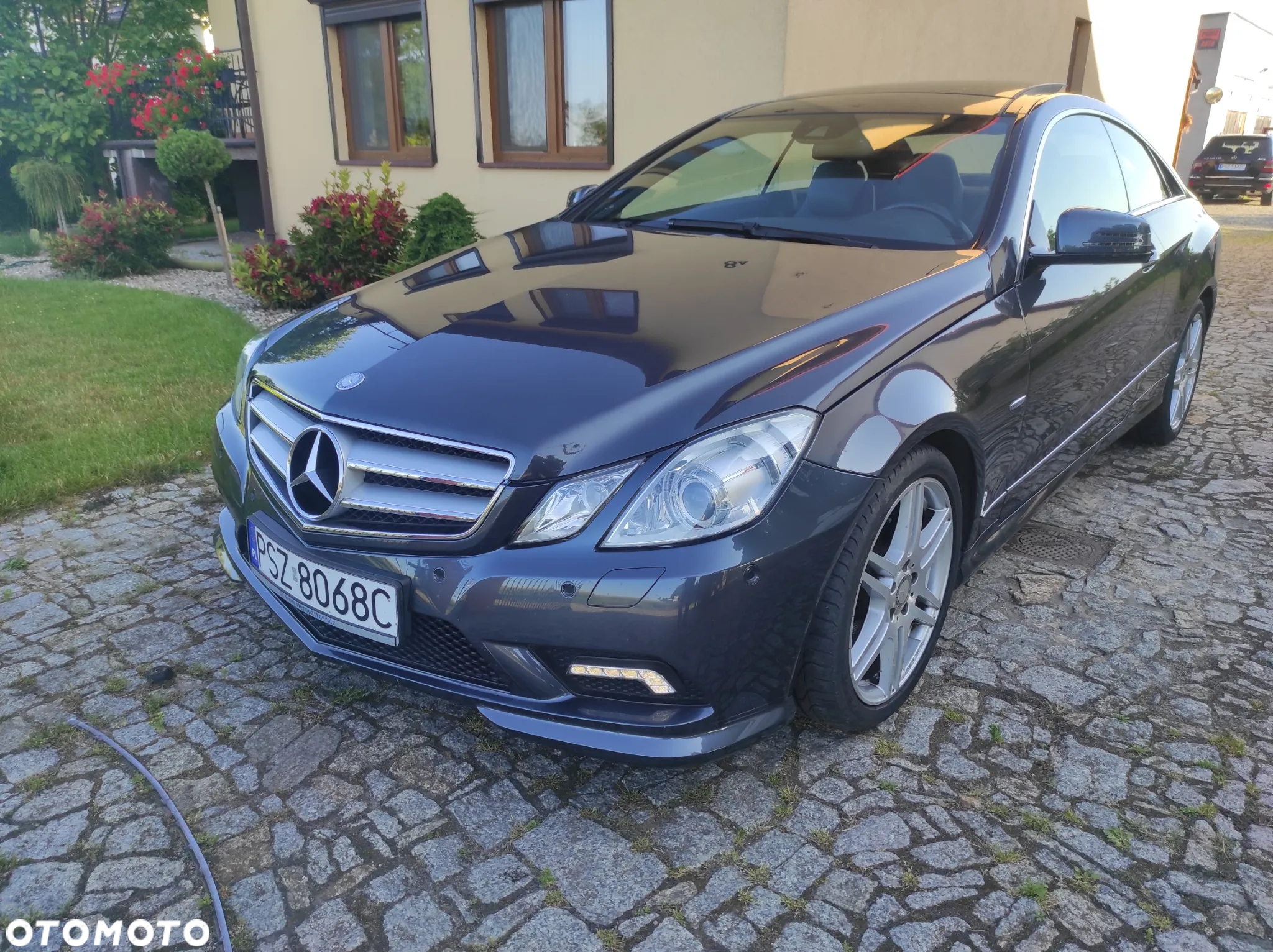 Mercedes-Benz Klasa E 200 CGI BlueEffICIENCY - 3