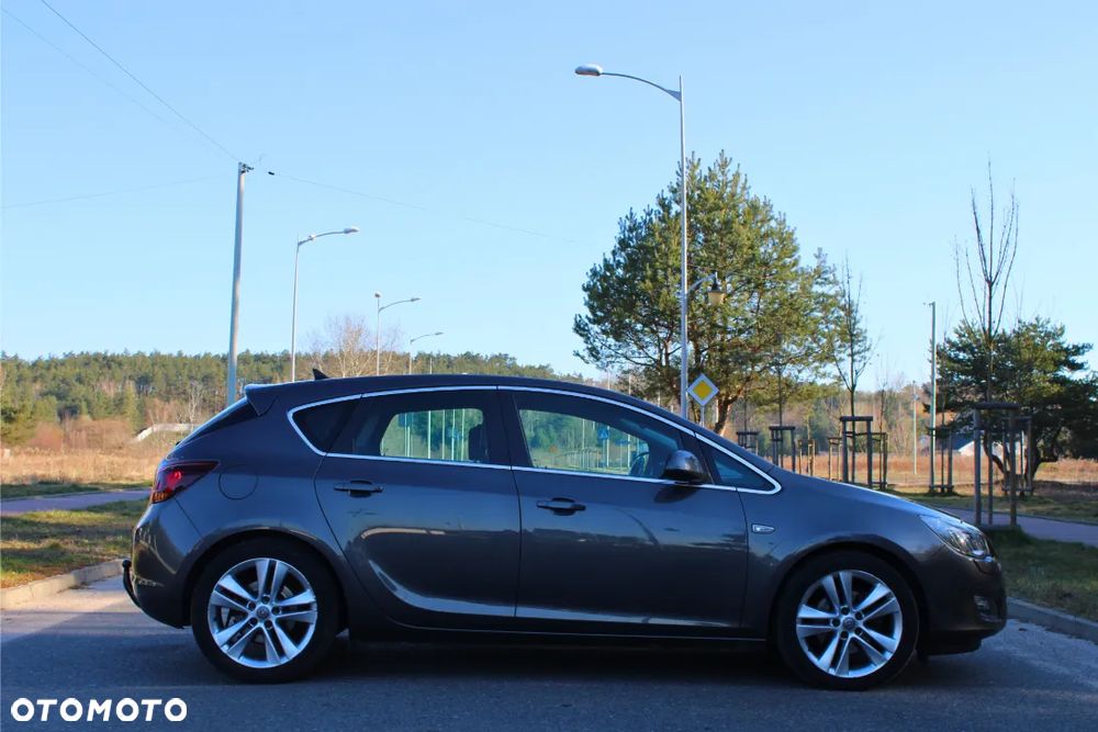 Opel Astra 1.7 CDTI DPF Cosmo - 6