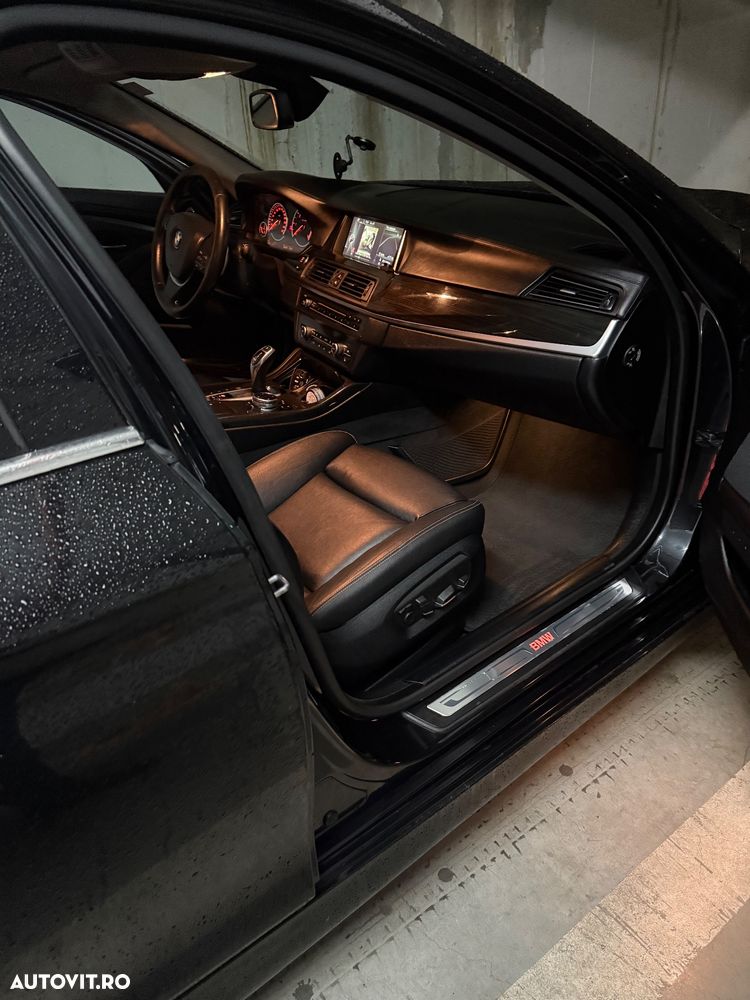 BMW Seria 5 530d xDrive AT - 11