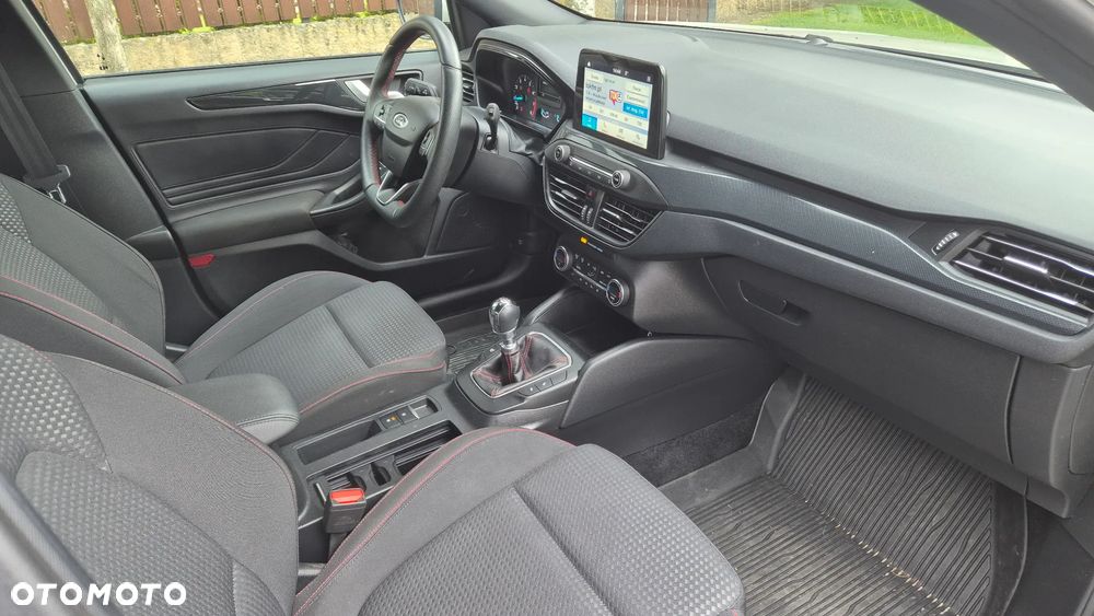 Ford Focus 1.5 EcoBoost ST-Line - 6