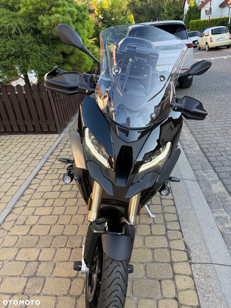 BMW XR - 9