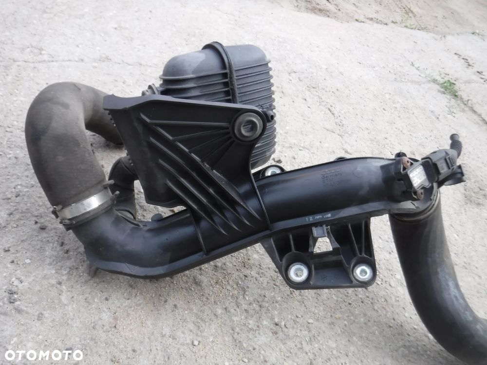 Audi A4 B8 A5 8T  2.0  TDI przewod rura intercoolera turbiny 8K0145673AD - 2