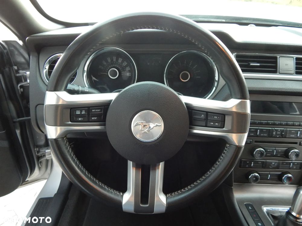 Ford Mustang - 21