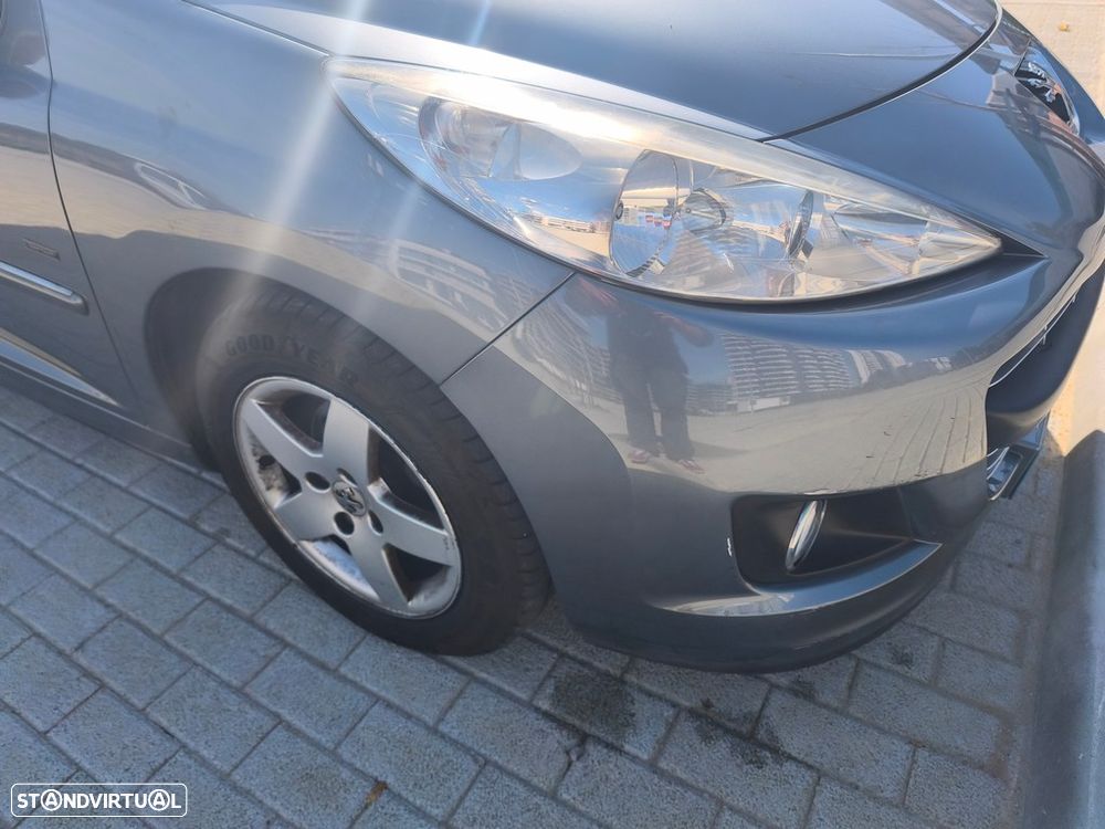 Peugeot 207 1.4 VTi Sportium - 19