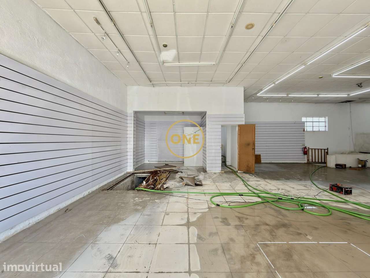 Imóvel comercial com 340 m2 no centro de Torres Vedras - Grande imagem: 3/17