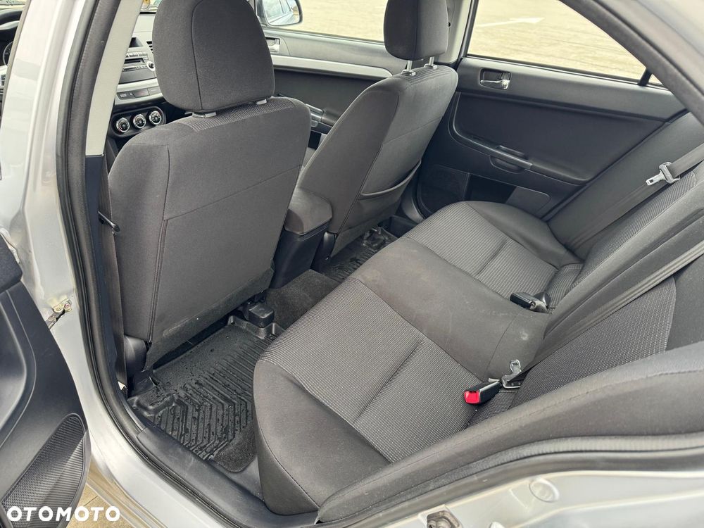 Mitsubishi Lancer 1.6 - 8