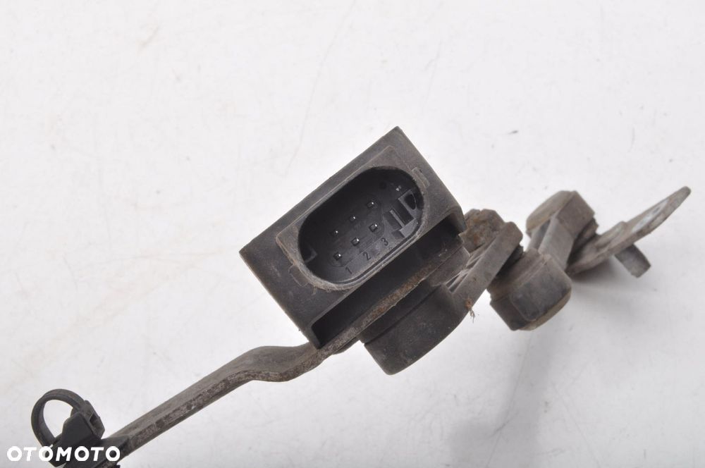 MERCEDES X253 W205 W213 CZUJNIK POZIOMOWANIA XENONÓW A0009053704 - 2