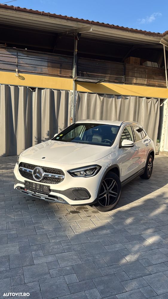 Mercedes-Benz GLA - 9