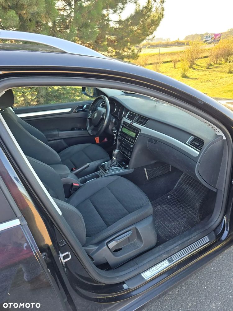Skoda Superb 2.0 TDI Ambition DSG - 6