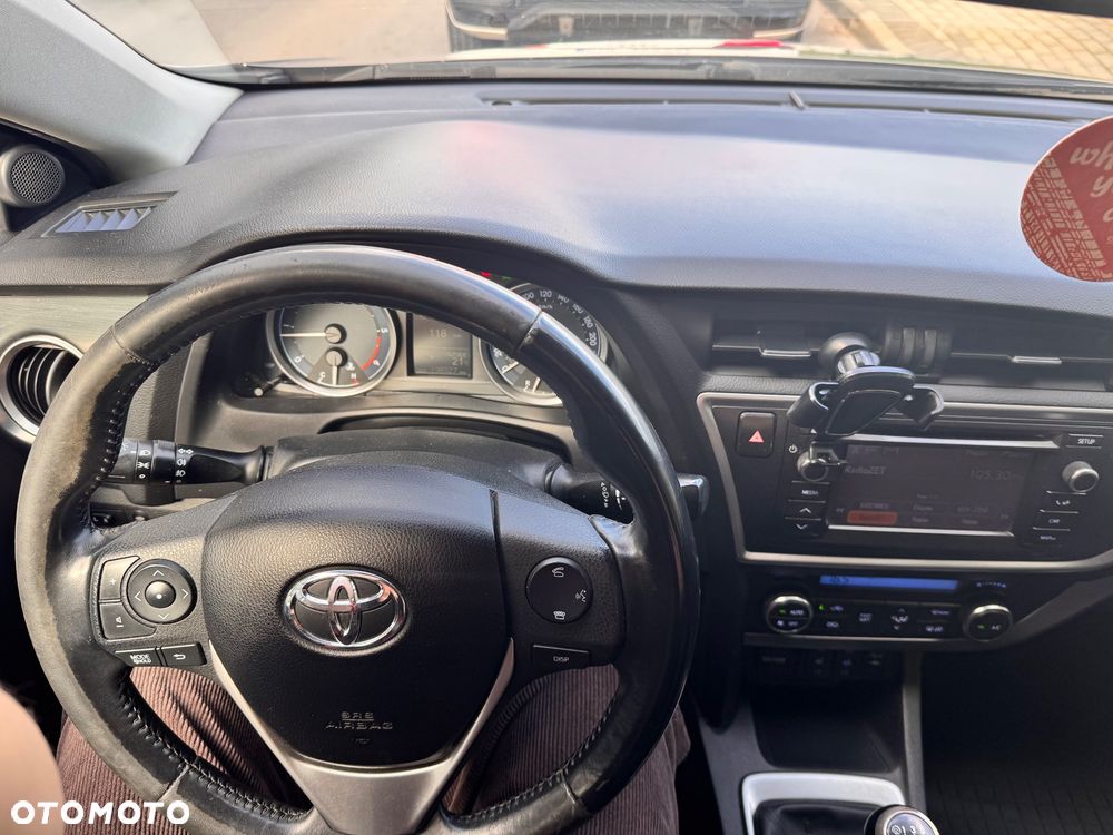 Toyota Auris 1.4 D-4D Active - 6