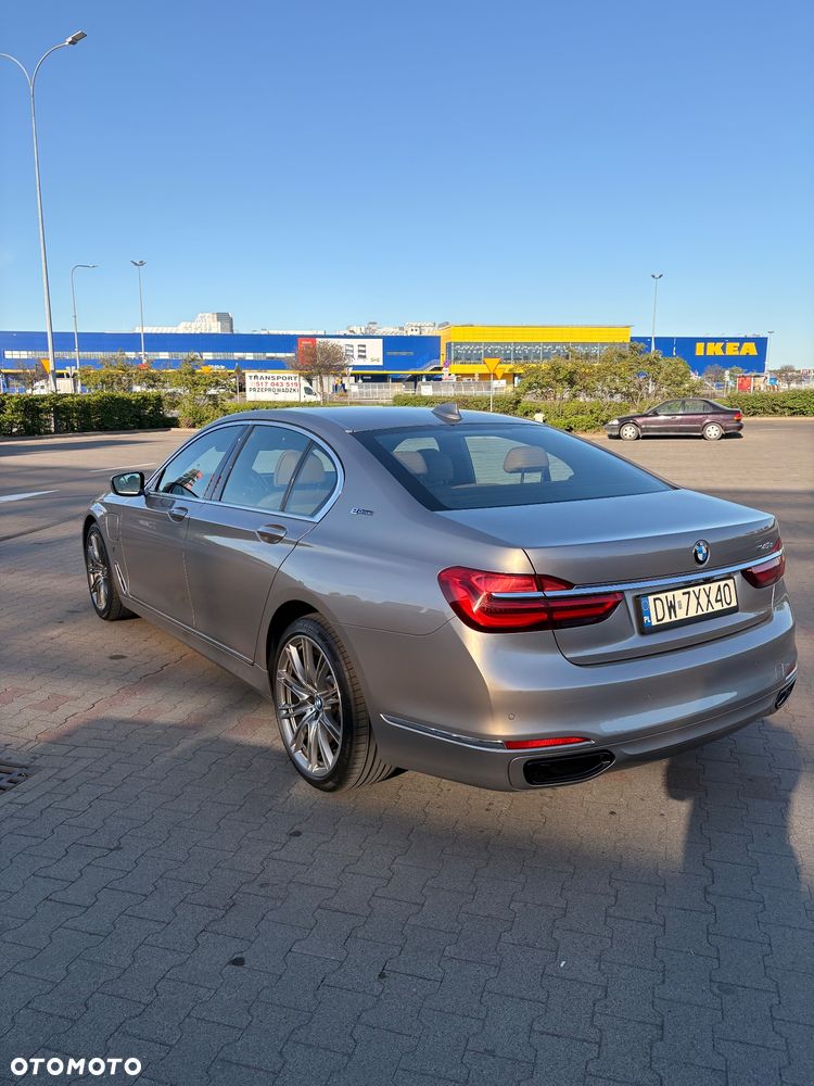 BMW Seria 7 740i - 6