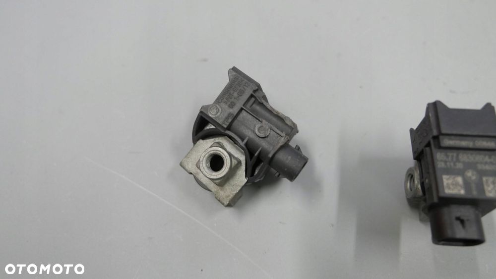bmw f44 g05 g06 czujnik przyspieszenia uderzenia 6830604 - 4