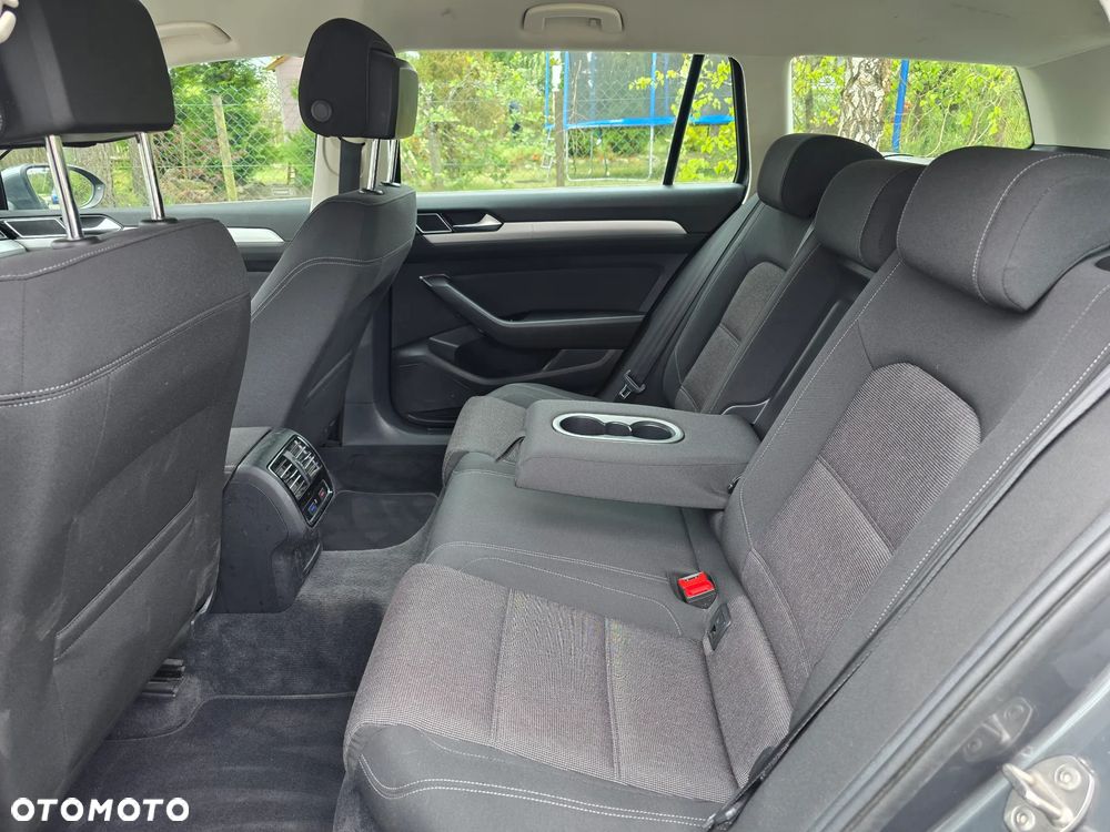 Volkswagen Passat 1.6 TDI (BlueMotion Technology) DSG Comfortline - 33