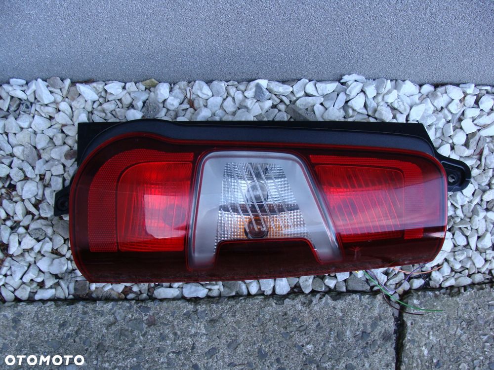 lampa lewy tył combo e rifter partner iv proace 9820554880 !!