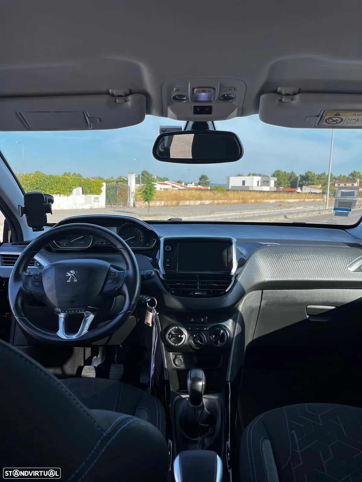 Peugeot 2008 1.2 PureTech Signature - 8