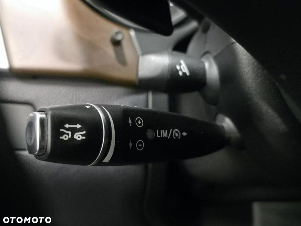 Mercedes-Benz GLE - 32