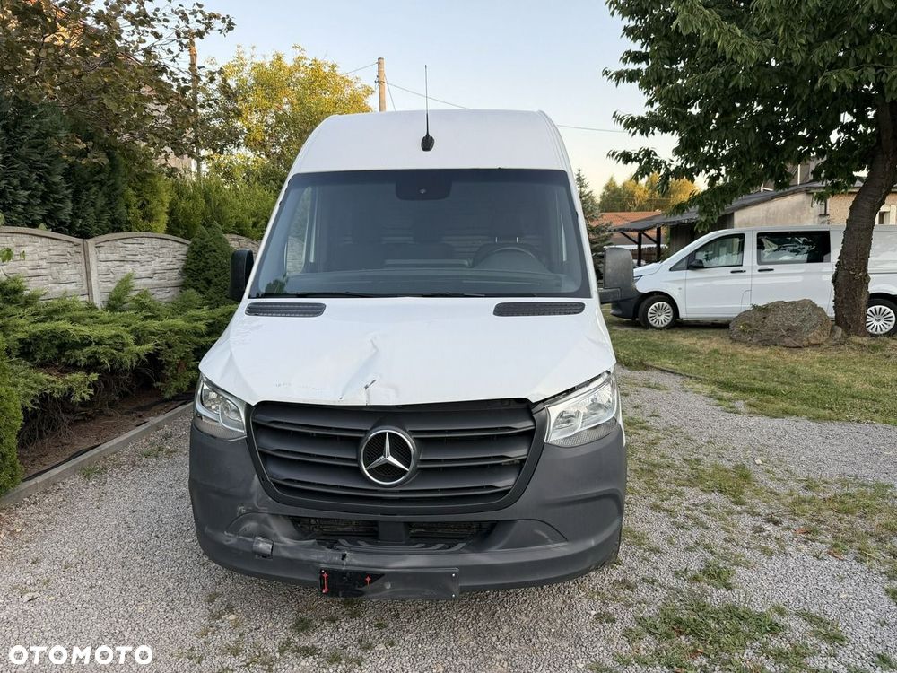 Mercedes-Benz Sprinter - 2
