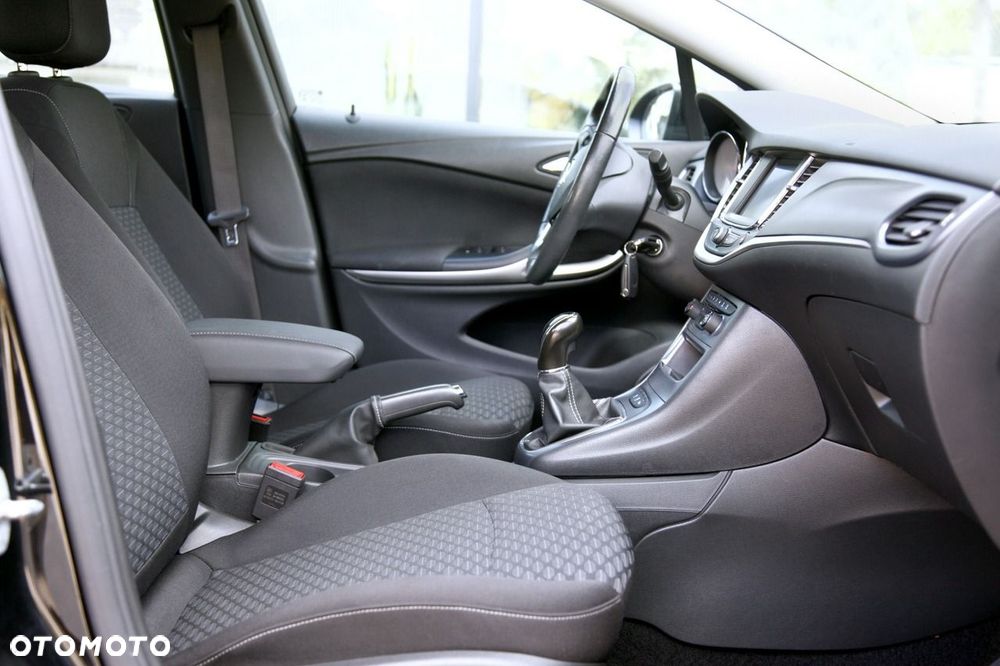 Opel Astra 1.2 Turbo Edition - 11