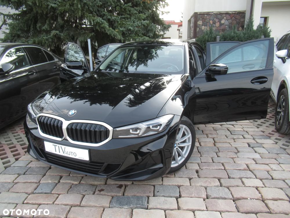 BMW Seria 3 318i - 39
