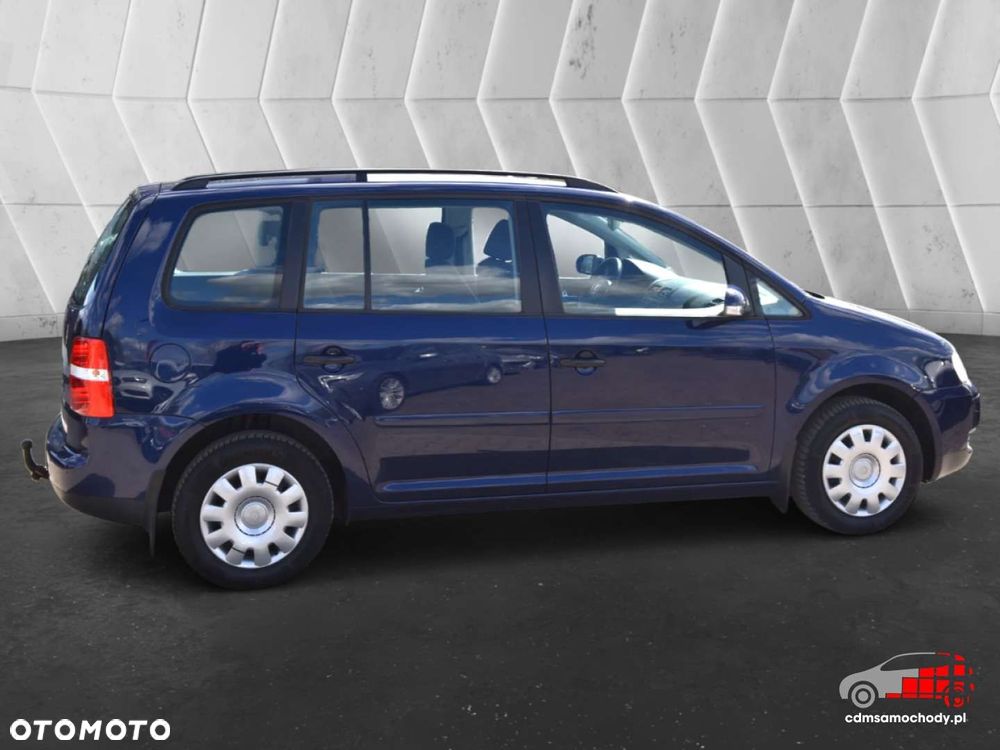 Volkswagen Touran - 11