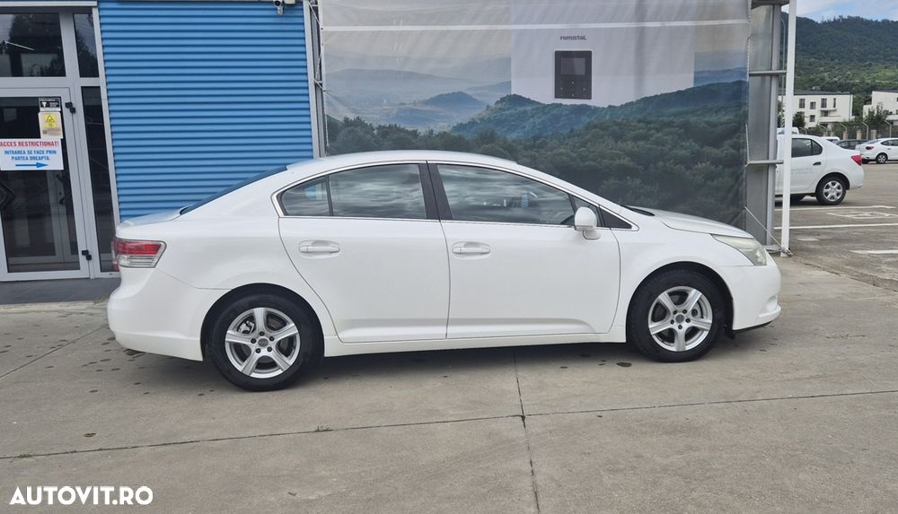 Toyota Avensis 2.0 D-4D Executive - 6