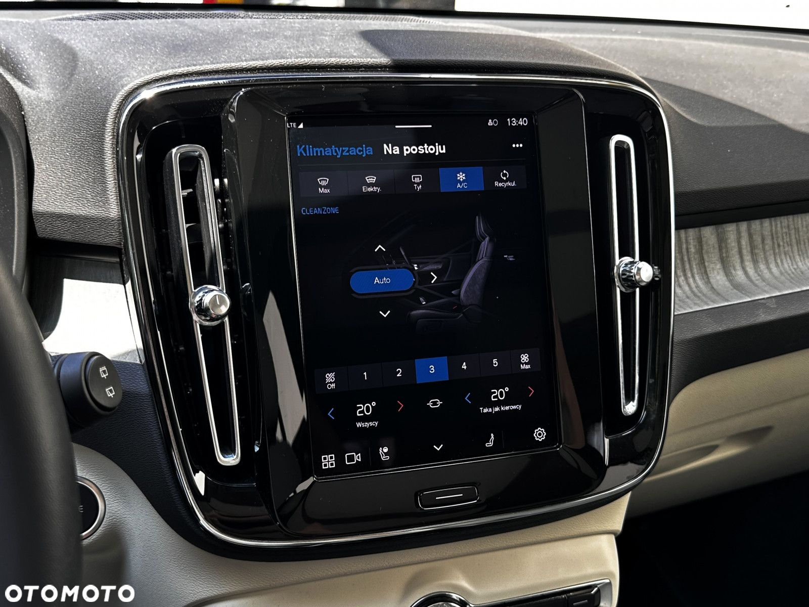 Volvo XC 40 - 28
