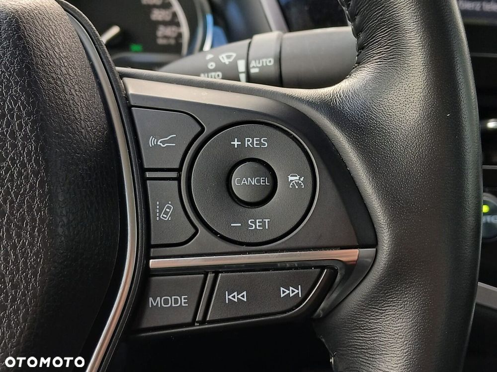 Toyota Camry - 33