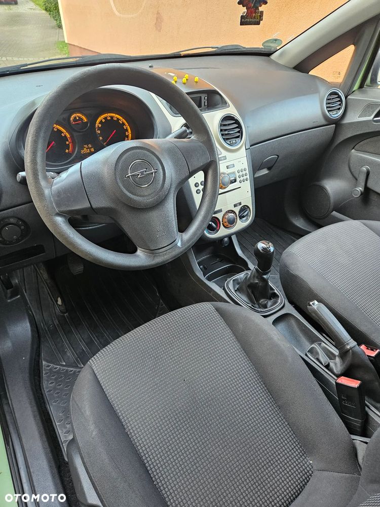 Opel Corsa - 25