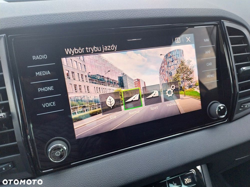 Skoda Karoq 1.5 TSI ACT Sportline DSG - 27