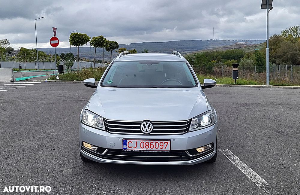 Volkswagen Passat Variant 2.0 TDI BlueMotion Technology DSG Highline - 9