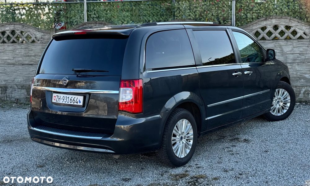 Lancia Voyager 2.8CRD Platinum - 16