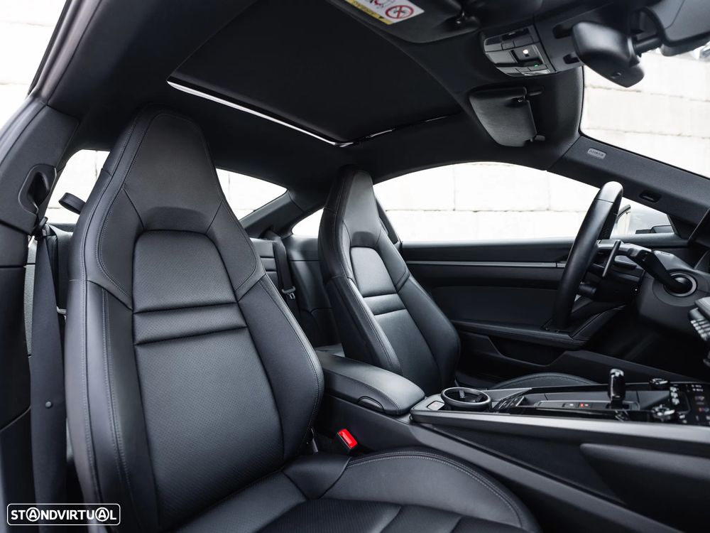 Porsche 911 (992) Carrera - 14