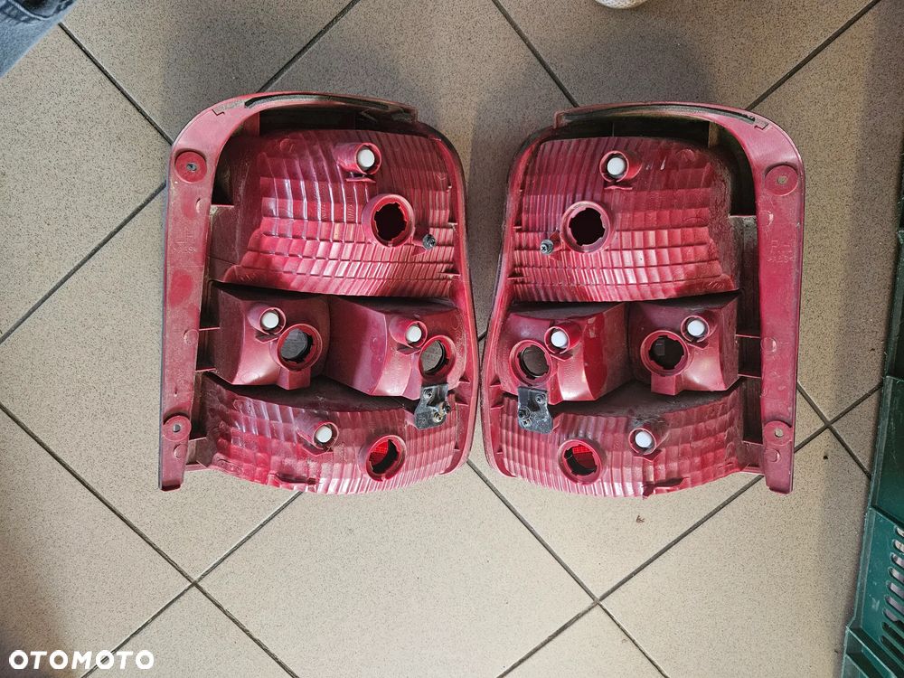 Lampa tylna Lewa  i Prawa  Kia CARNIVAL - 2