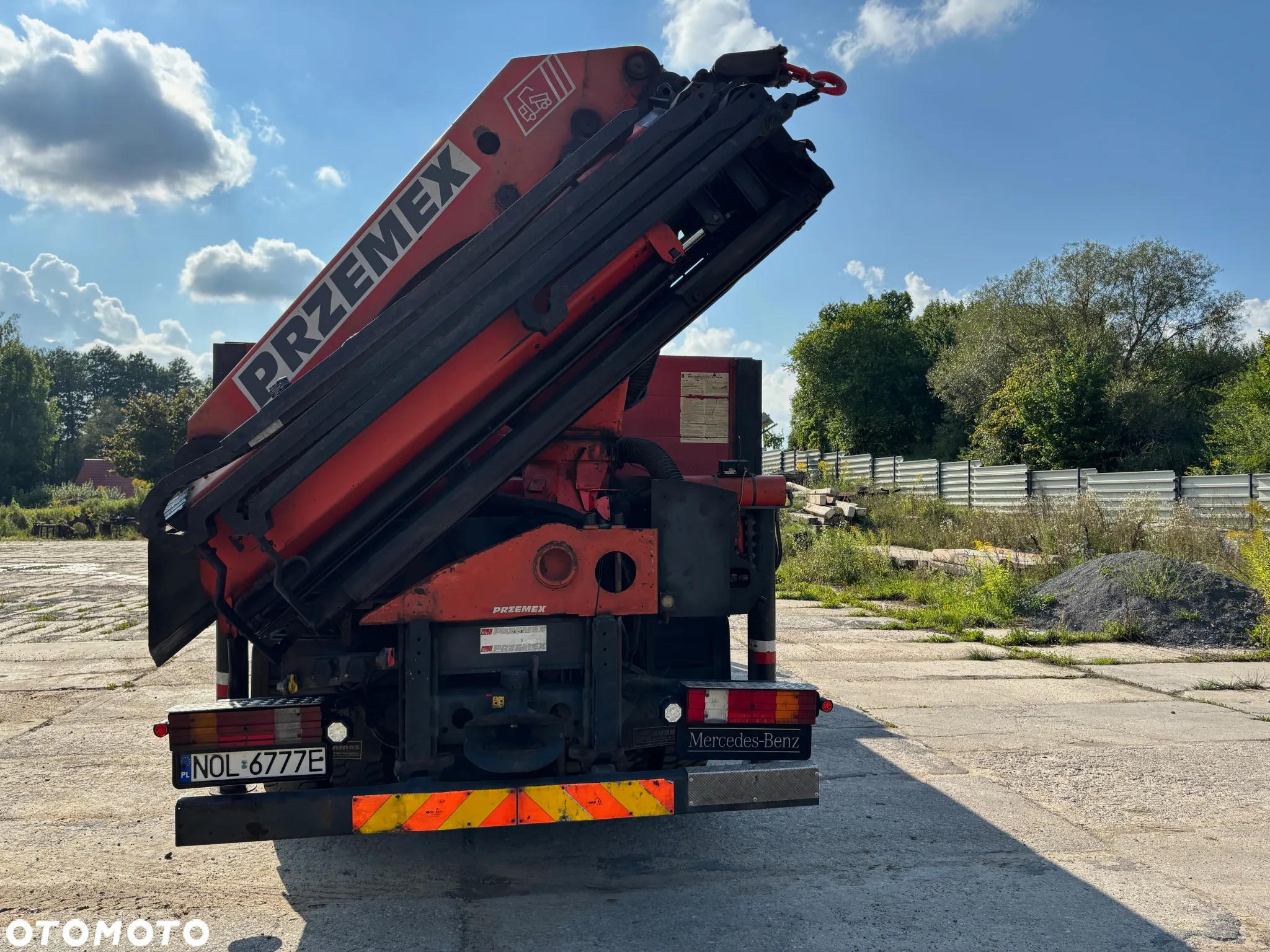 Mercedes-Benz Actros - 11