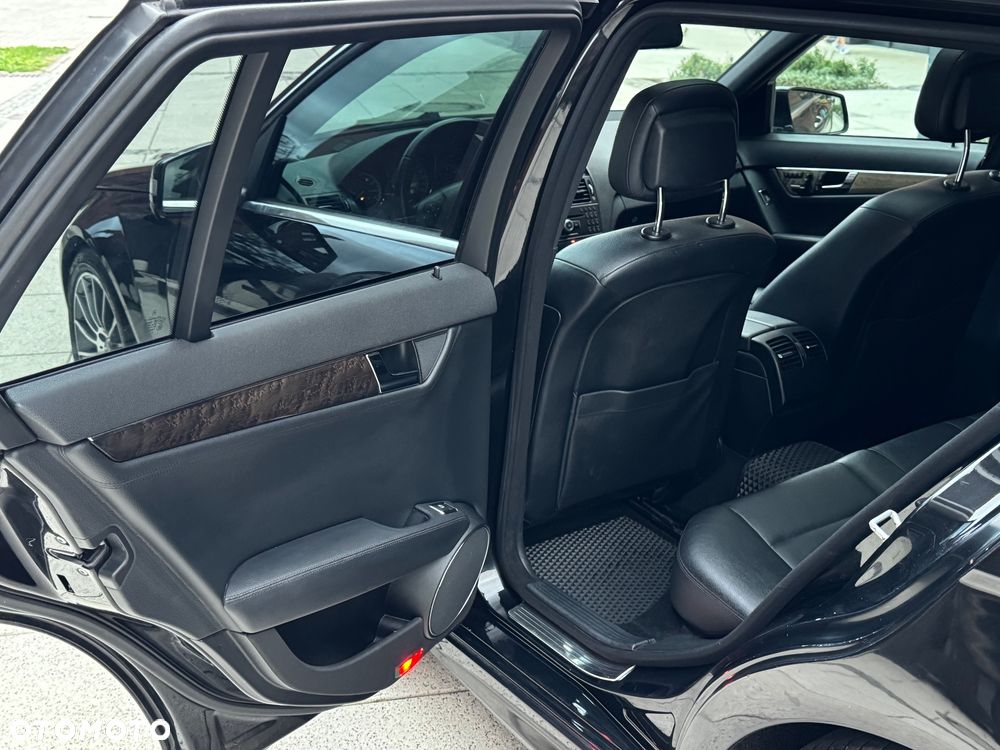 Mercedes-Benz Klasa C 320 CDI Avantgarde 4-Matic - 13