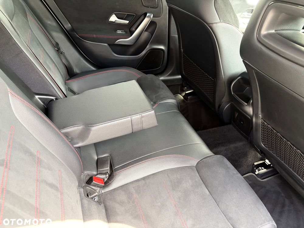 Mercedes-Benz CLA 200 AMG Line 7G-DCT - 13