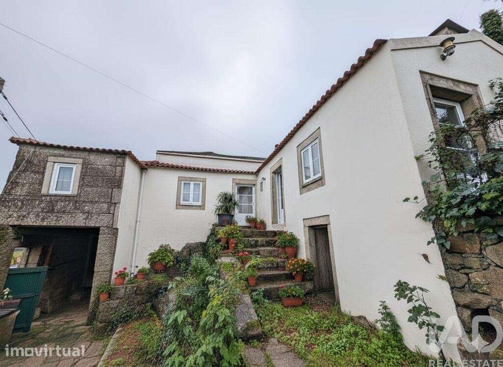 Moradia isolada T2 em Vila Nova de Cerveira e Lovelhe de 240 m2 - Grande imagem: 2/19