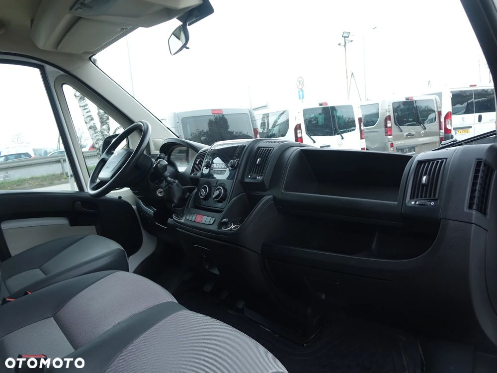 Peugeot Boxer 3.0 180 KM DOKA 7-osobowy skrzynia ładunkowa - 8