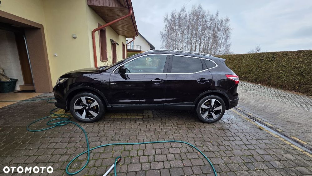 Nissan Qashqai - 2