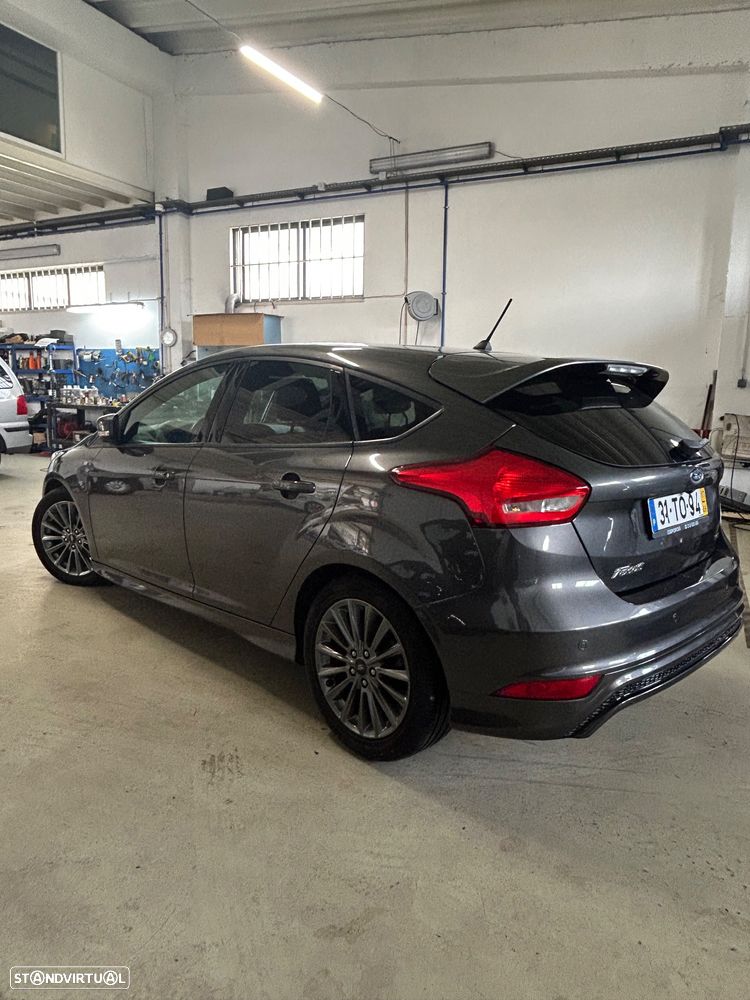 Ford Focus 1.0 EcoBoost ST-Line - 6