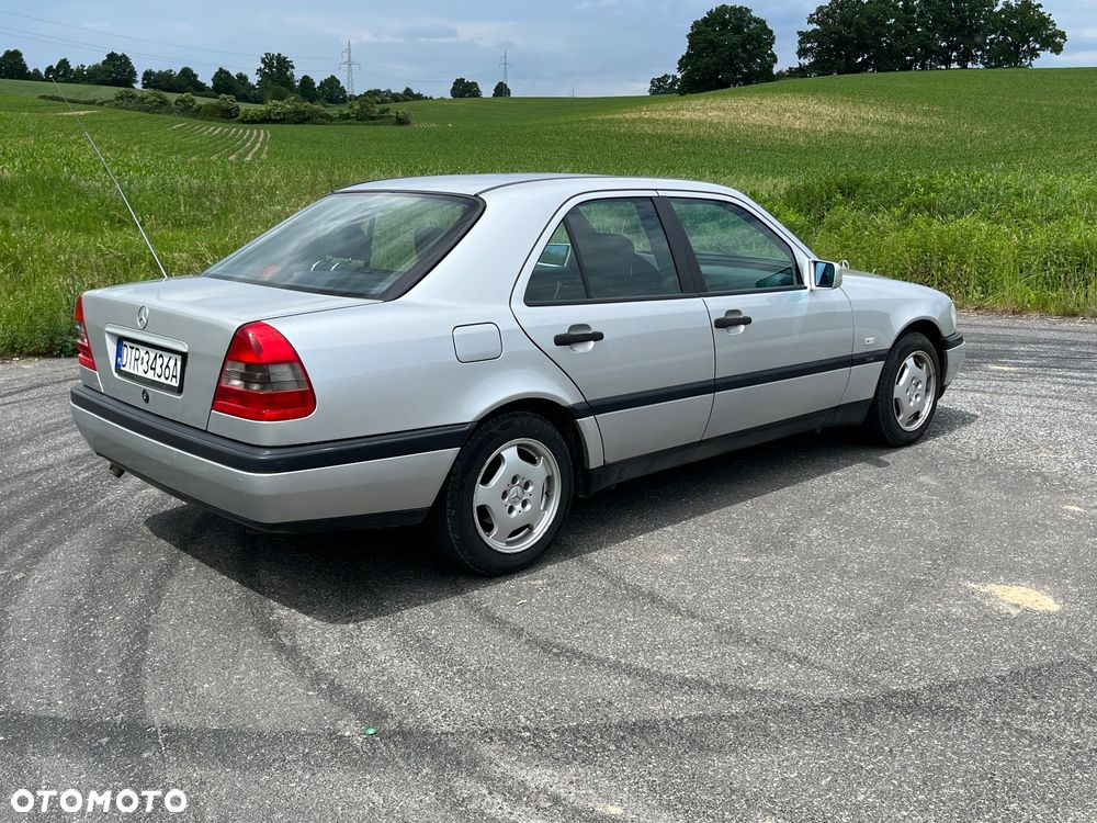 Mercedes-Benz Klasa C 200 Classic - 5