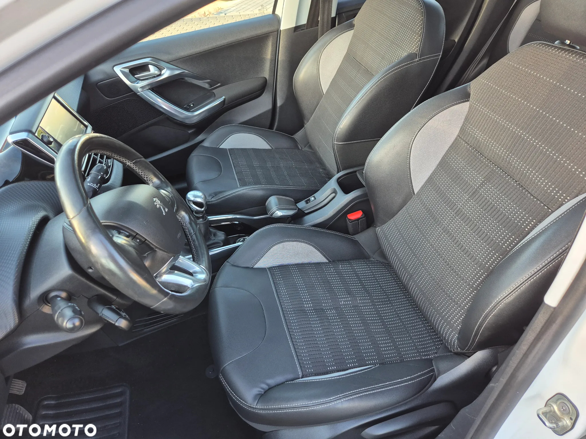 Peugeot 2008 e-HDi FAP 115 STOP & START Business-Line - 6