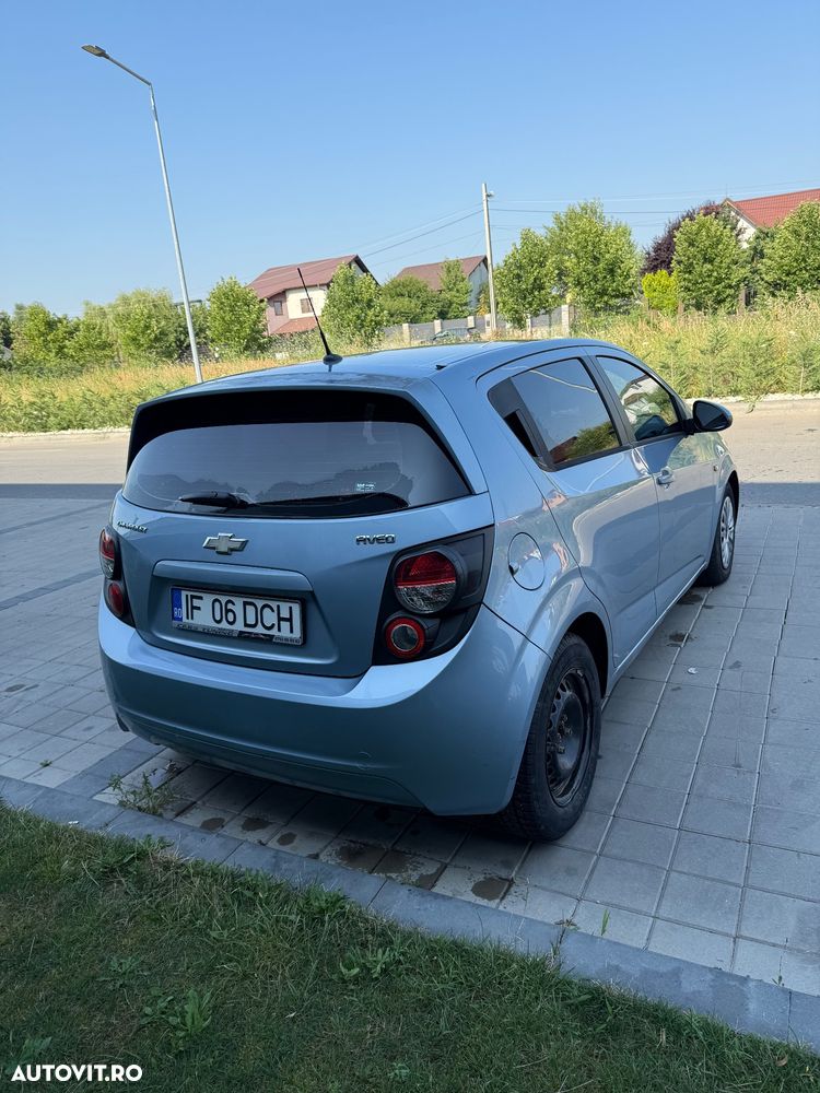 Chevrolet Aveo - 4